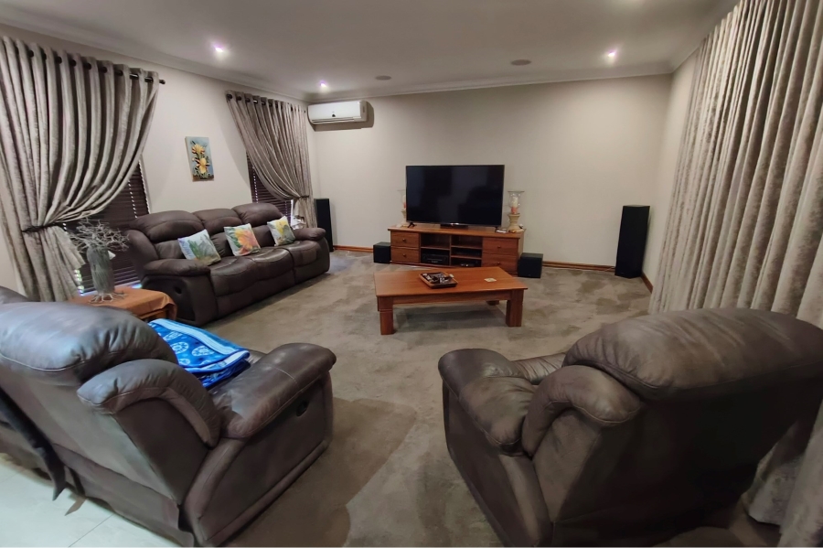 8 Bedroom Property for Sale in Broederstroom North West